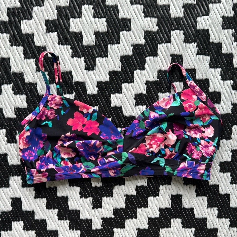 TIME AND TRU Swim Top - 1X (16-18)